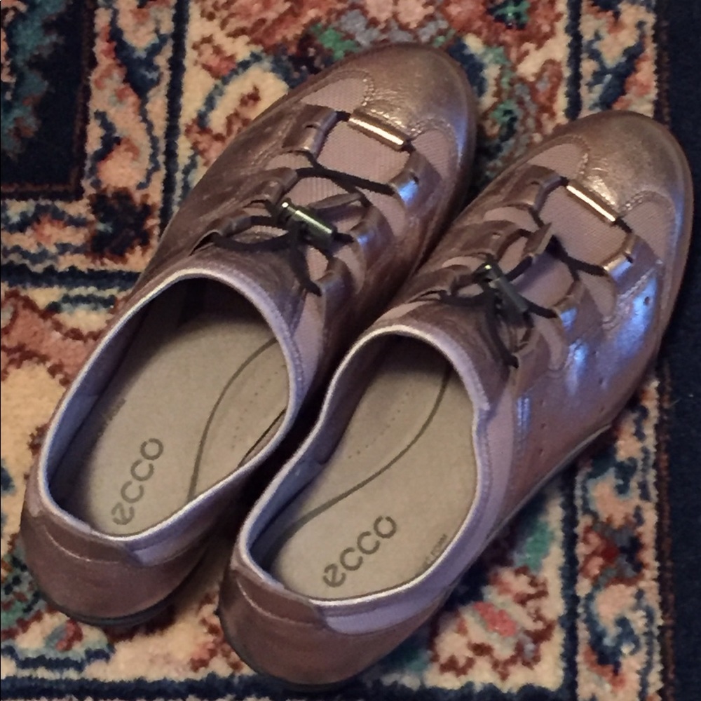 NWOT Ecco Walking shoes 38